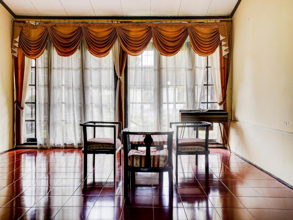 Hotel Mataram Cipanas Syariah RedPartner Bagian luar foto